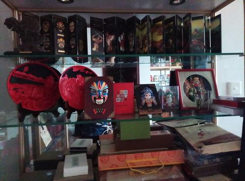 回饋老(lao)顧客低(di)價出售(shou)圖片中所(suo)有(you)商品,消(xiao)息(xi)真實(shi),可上(shang)門(men)來購(gou)